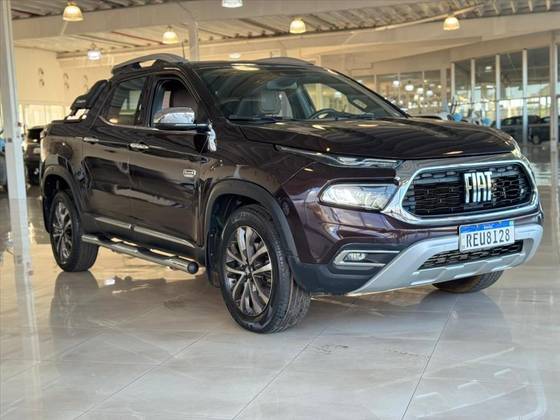 FIAT TORO 2.0 16V TURBO DIESEL RANCH 4WD AT9 FIAT TORO 2.0 16V TURBO DIESEL RANCH 4WD AT9